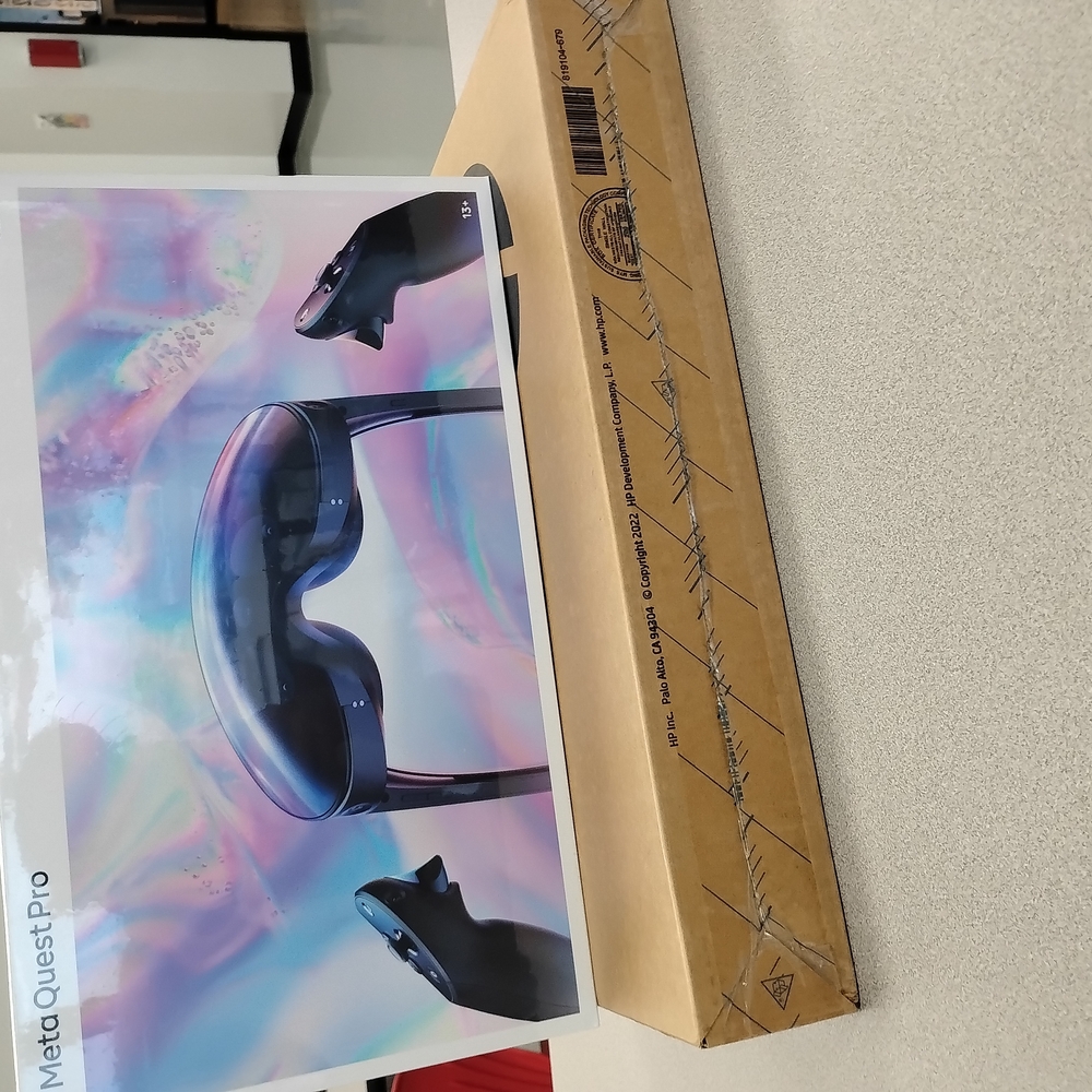 Holographic VR Headset with Iridescent Finish and Ergonomic Design